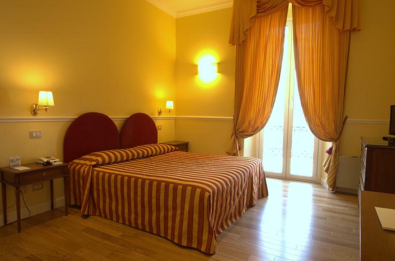 Hotel Firenze E Continentale La Spezia Phòng bức ảnh